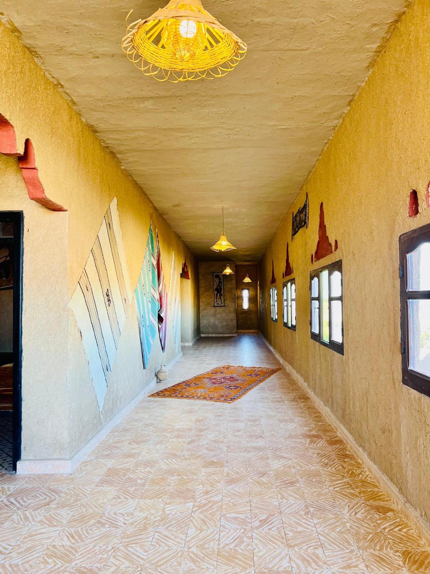 Hotel Camping Les Roses Des Dunes & Piscine Merzouga Eksteriør bilde