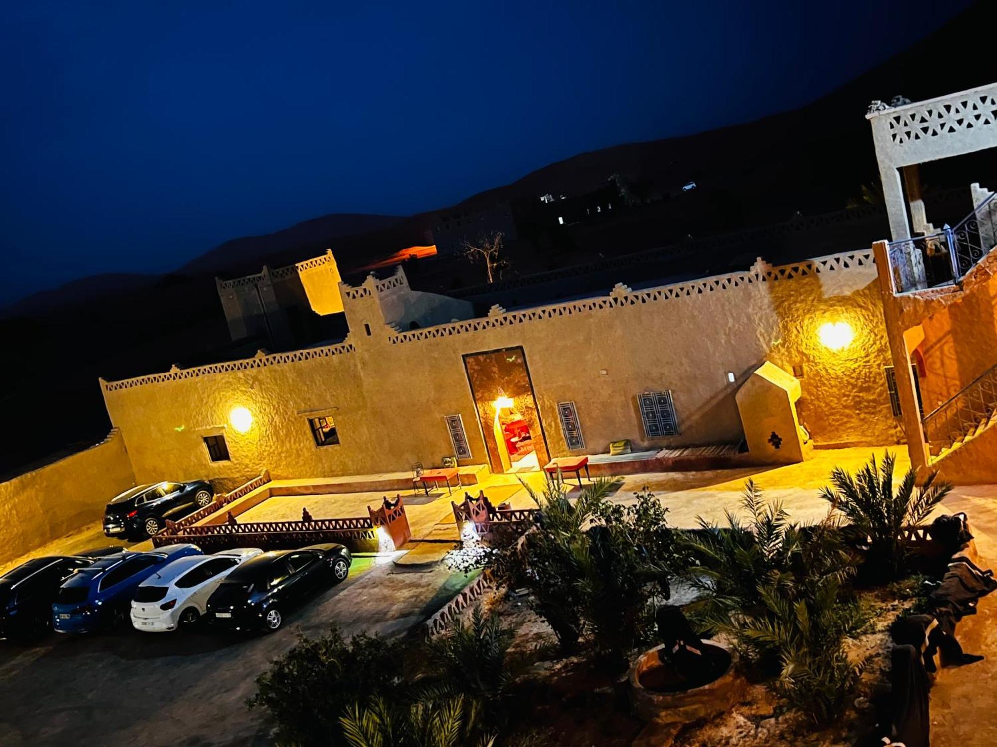 Hotel Camping Les Roses Des Dunes & Piscine Merzouga Eksteriør bilde