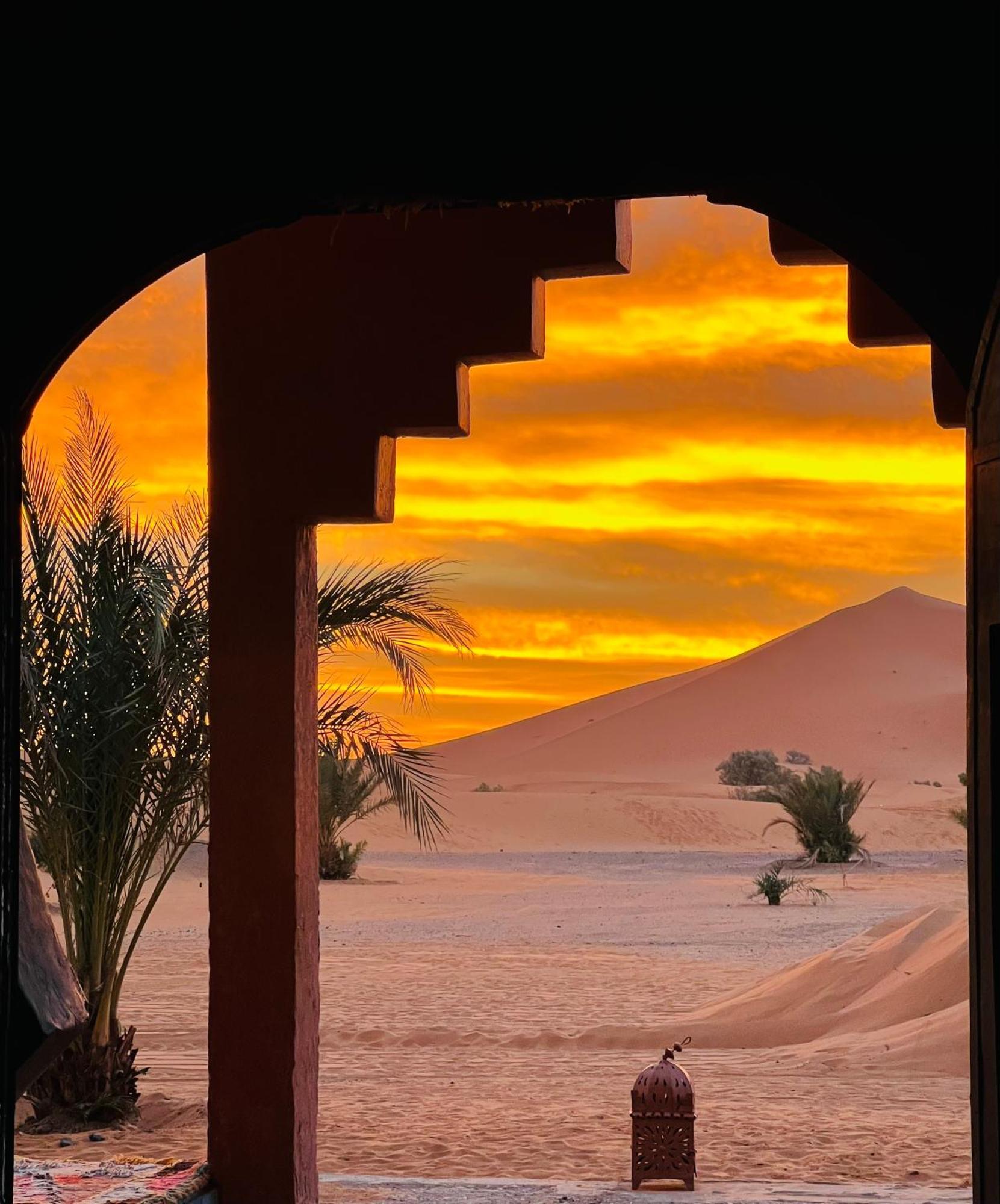 Hotel Camping Les Roses Des Dunes & Piscine Merzouga Eksteriør bilde