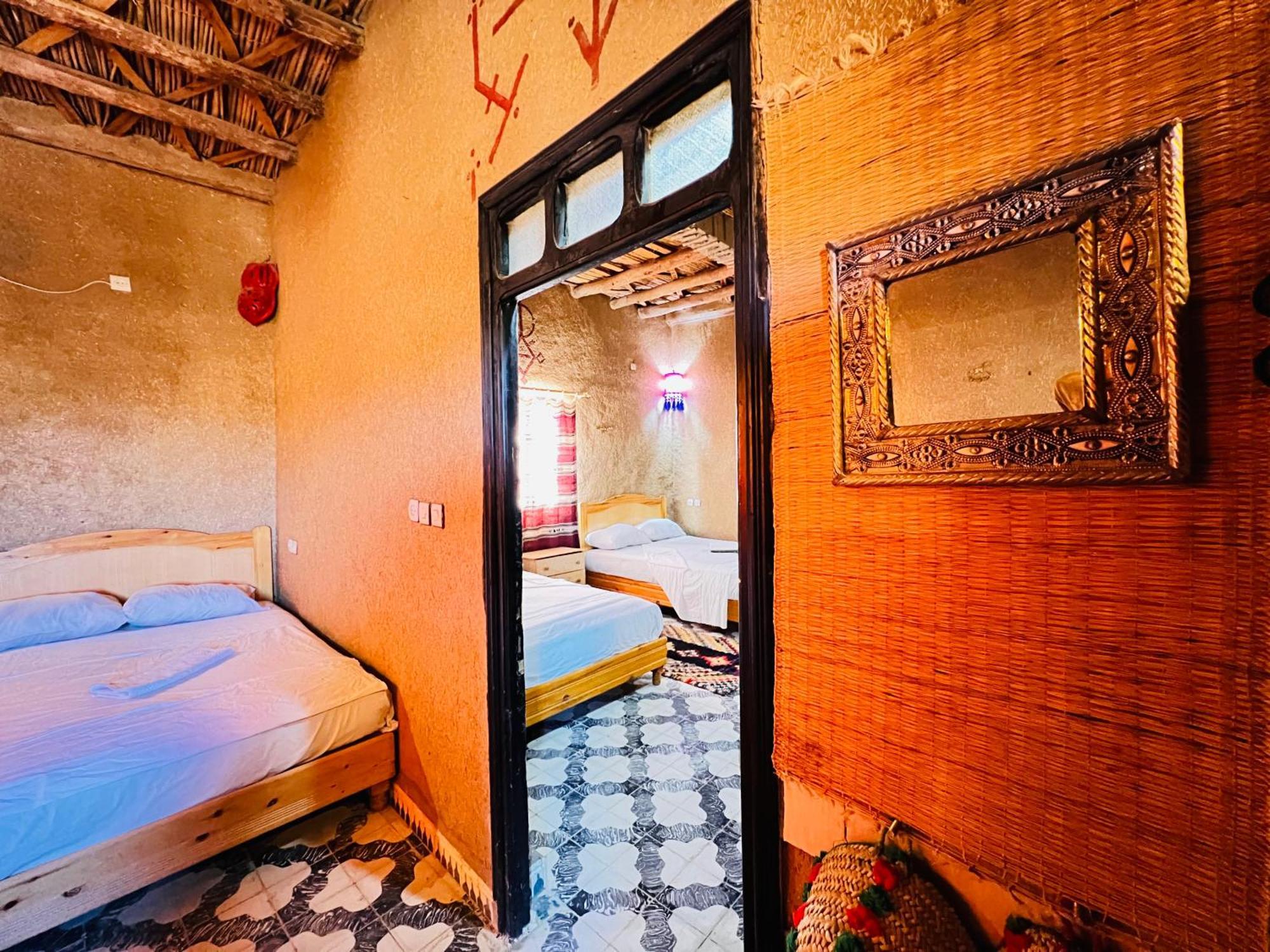 Hotel Camping Les Roses Des Dunes & Piscine Merzouga Eksteriør bilde