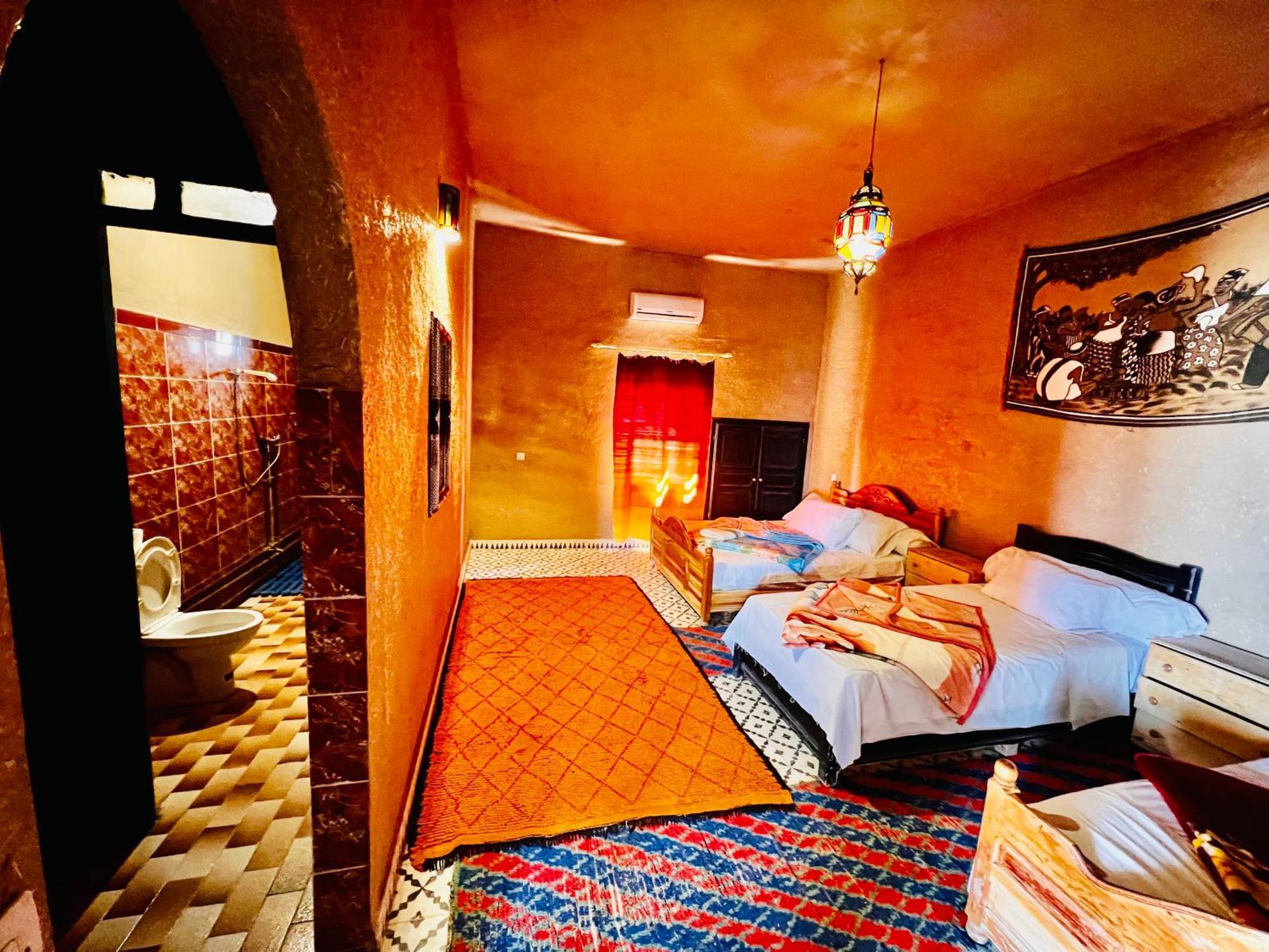 Hotel Camping Les Roses Des Dunes & Piscine Merzouga Eksteriør bilde