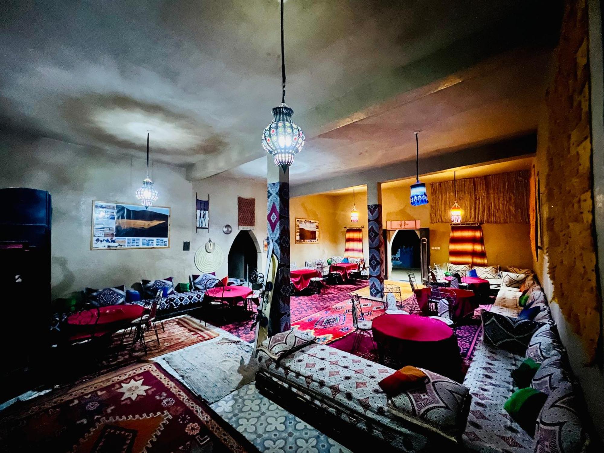 Hotel Camping Les Roses Des Dunes & Piscine Merzouga Eksteriør bilde