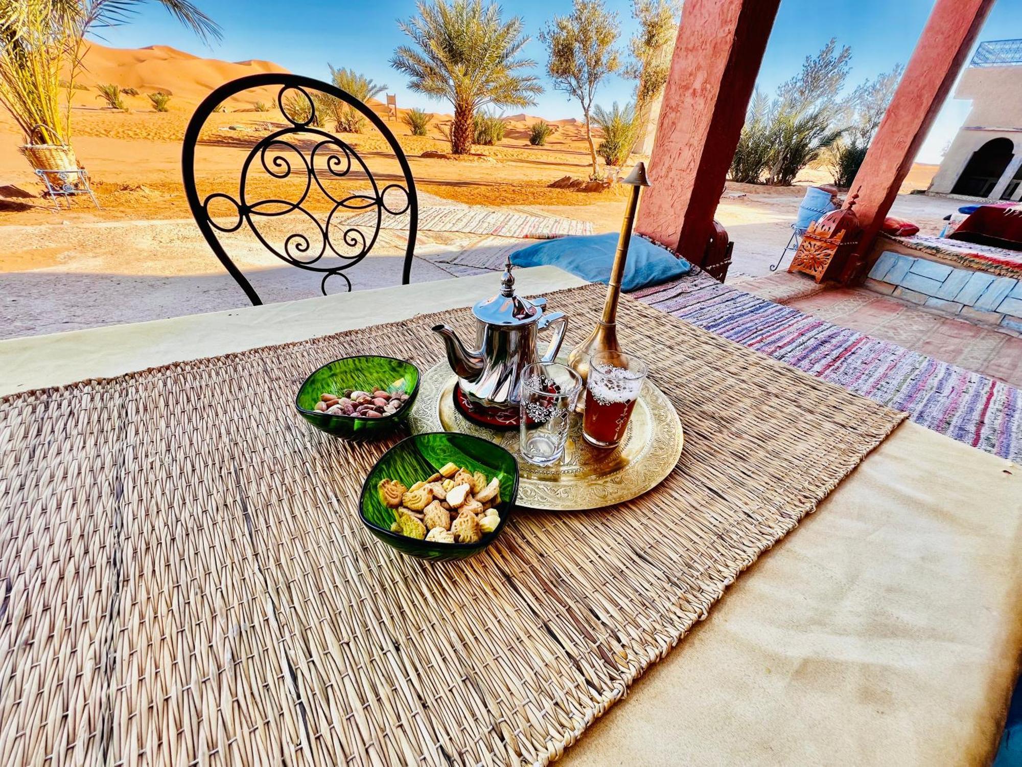 Hotel Camping Les Roses Des Dunes & Piscine Merzouga Eksteriør bilde