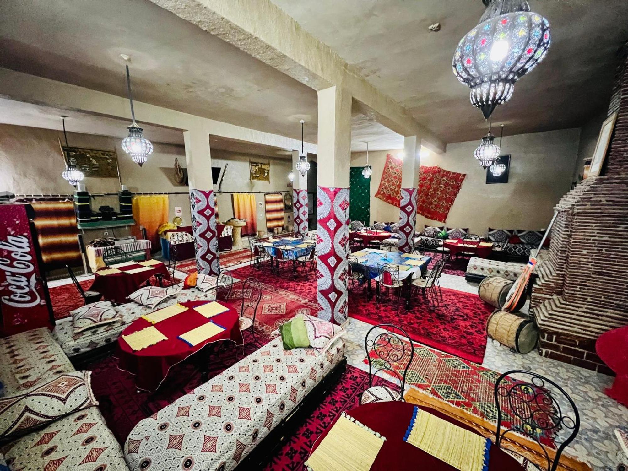 Hotel Camping Les Roses Des Dunes & Piscine Merzouga Eksteriør bilde