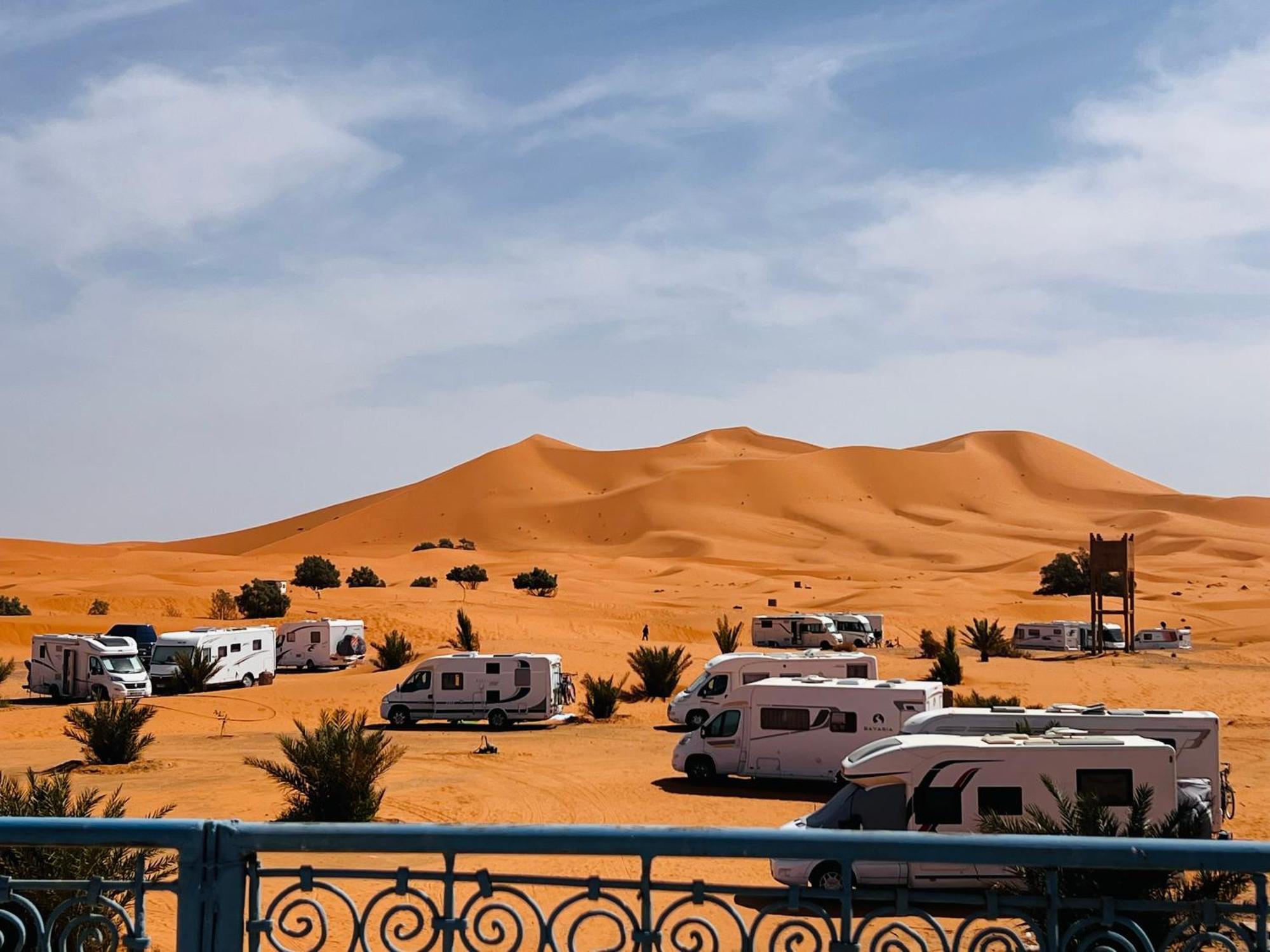 Hotel Camping Les Roses Des Dunes & Piscine Merzouga Eksteriør bilde