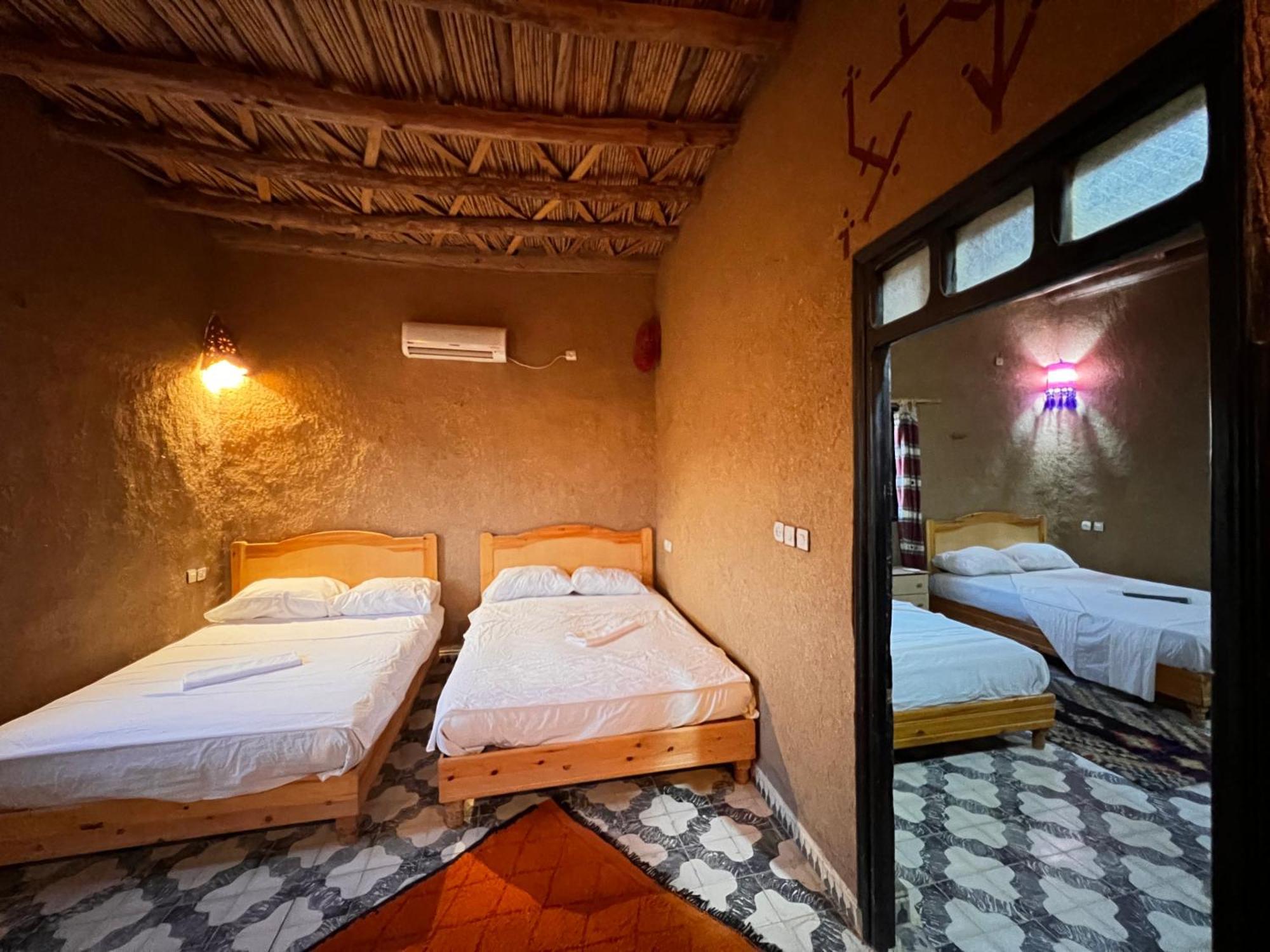 Hotel Camping Les Roses Des Dunes & Piscine Merzouga Eksteriør bilde