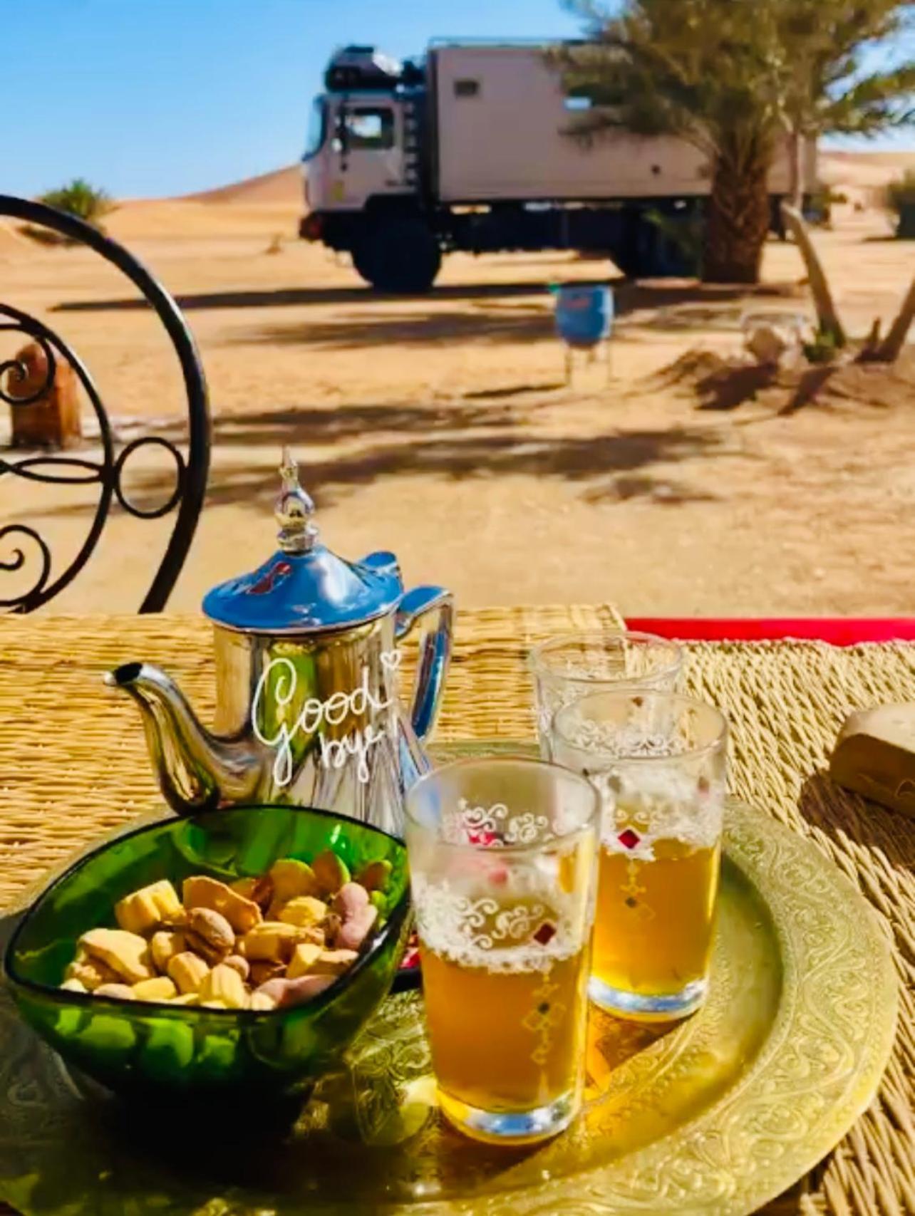 Hotel Camping Les Roses Des Dunes & Piscine Merzouga Eksteriør bilde