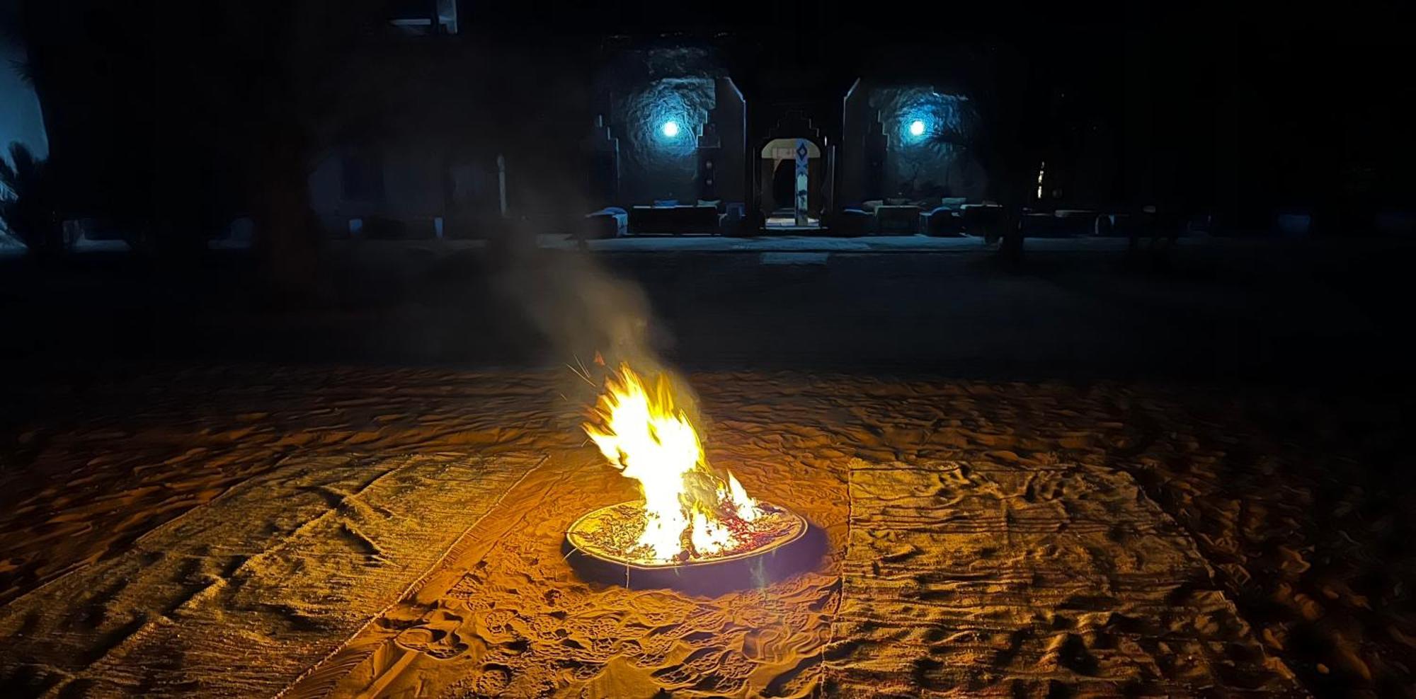 Hotel Camping Les Roses Des Dunes & Piscine Merzouga Eksteriør bilde